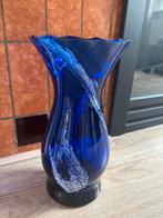 Blauwe bloemen vaas, Ophalen