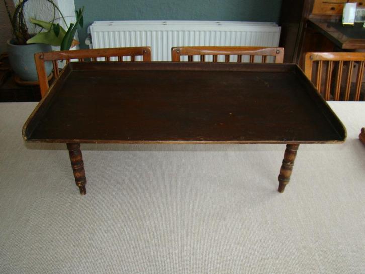 Antiek houten bedtafeltje eind 1800 begin 1900, Antiek en Kunst, Antiek | Meubels | Tafels, Ophalen of Verzenden