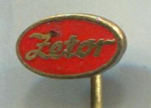 ZETOR rood email op koper tractor speldje ( E_200a ), Verzamelen, Speldjes, Pins en Buttons, Nieuw, Speldje of Pin, Transport