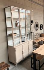 Vitrinekast wit zand terra mosterd blauw wit zwart, Ophalen of Verzenden, Nieuw, 25 tot 50 cm, Glas