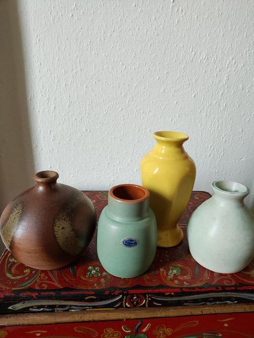 Vier prachtige vintage vaasjes, Antiek en Kunst, Antiek | Keramiek en Aardewerk, Verzenden