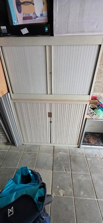 Roldeurkasten en archiefkasten beschikbaar voor biedingen