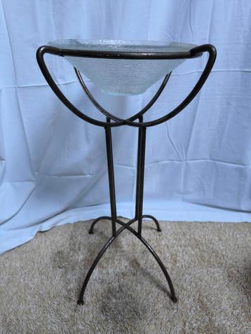 Stijlvolle Plantenbak op Voet beschikbaar voor biedingen