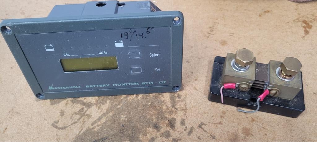 Mastervolt Battery Monitor BTM-III -  Batterijme, Ophalen of Verzenden, Gebruikt, Universele onderdelen