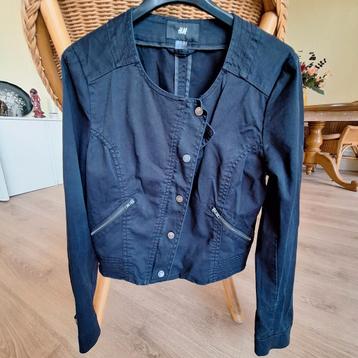 Prachtig dames jasje maat 38 merk H&M beschikbaar voor biedingen