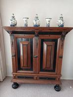 mooie houten kast met twee deuren en twee laden in goede sta, Antiek en Kunst, Ophalen