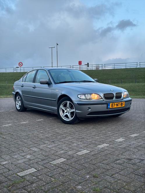 131xkm BMW 3-Serie E46 320i AUT 2004 + 4 zomerbanden, Auto's, BMW, Particulier, 3-Serie, Benzine, F, Sedan, Automaat, Origineel Nederlands
