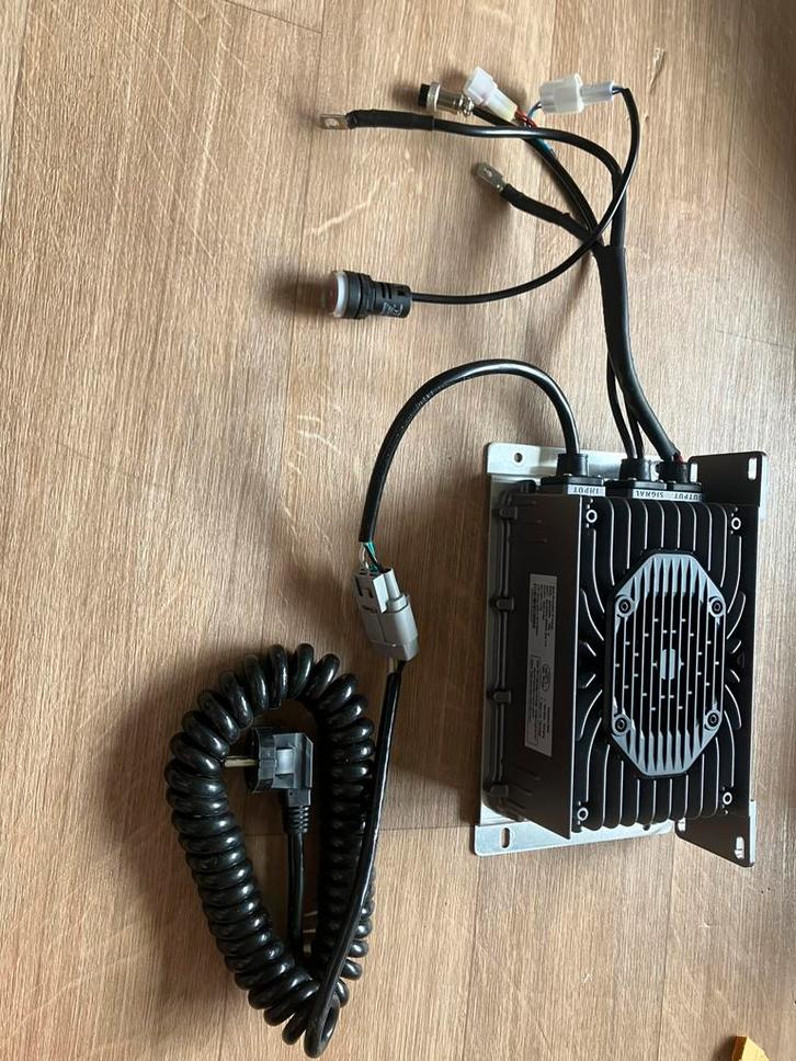 Lithium lader lfp (50A 24v)+BMS, Hobby en Vrije tijd, Elektronica-componenten, Zo goed als nieuw, Ophalen of Verzenden