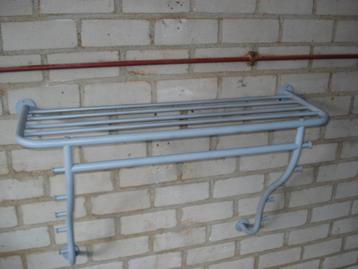 kapstok grijs  94 x 60   nieuwstaat  beschikbaar voor biedingen