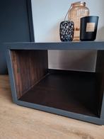 Zwarte salontafel met notenhouten details - Sijben Meubels, Gebruikt, 50 tot 100 cm, Vierkant, Modern