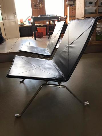 2 design stoelen zwart leer en staal beschikbaar voor biedingen