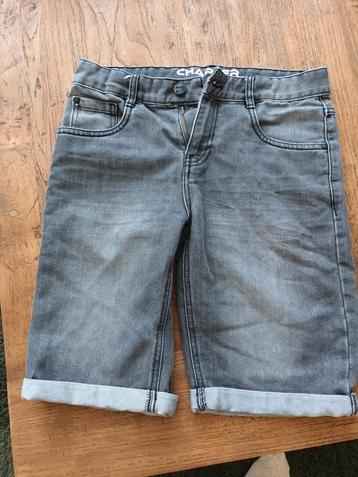 Grijze korte broek maat 164 - zo goed als nieuw! beschikbaar voor biedingen