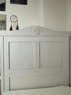 Brocante houten eenpersoonsbed (wit) met houtversiering, Gebruikt, 85 tot 100 cm, Ophalen, Matras