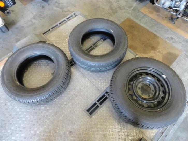 ongebruikte Banden  Toyota Landcuiser - Corona Volvo 240, Auto-onderdelen, Banden en Velgen, Band(en), Zomerbanden, Ophalen