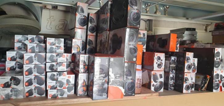 spotgoedkoop JBL speakers.. 10cm 13,5cm 16cm bijna...gratis!, Auto diversen, Autospeakers, Zo goed als nieuw, Ophalen of Verzenden