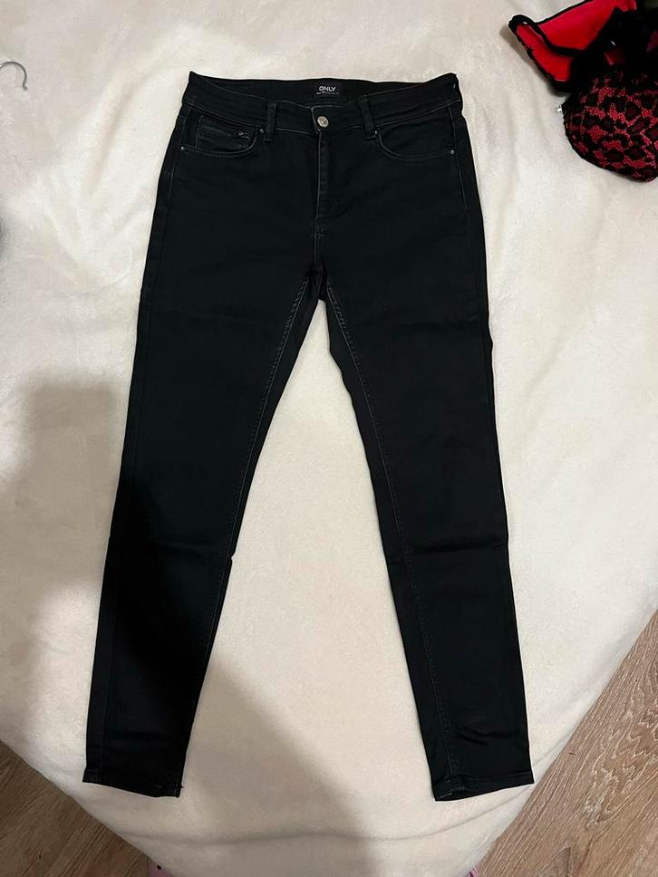 Only zwarte spijkerbroek, maat L (42), lengte 30, Kleding | Dames, Spijkerbroeken en Jeans, Gedragen, W30 - W32 (confectie 38/40)