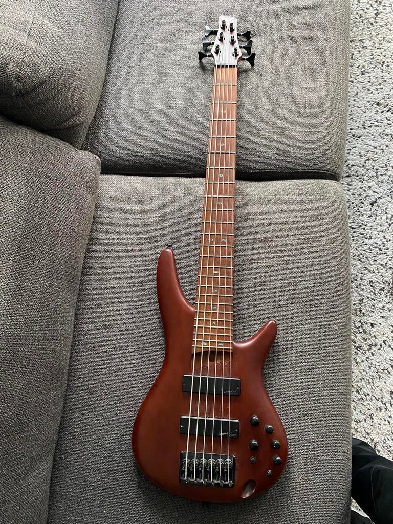 Ibanez SR506E 6-snarige actieve basgitaar, Muziek en Instrumenten, Snaarinstrumenten | Gitaren | Bas, Ophalen, Gebruikt