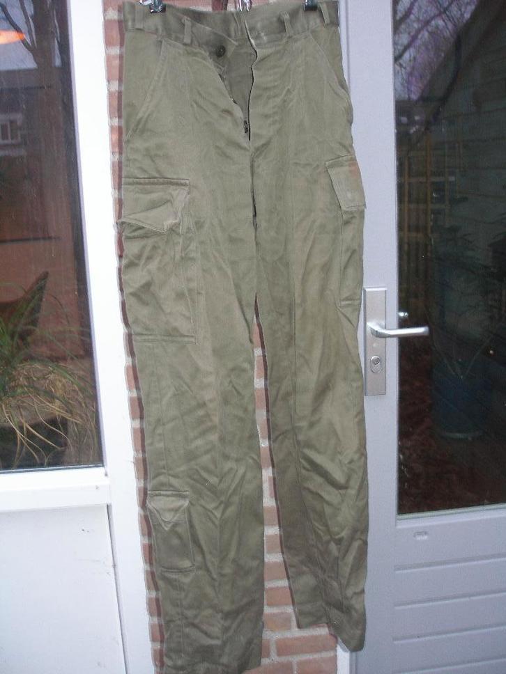 Broek gvt, maat 74 x 85, Verzamelen, Militaria | Algemeen, Landmacht, Kleding of Schoenen, Nederland, Ophalen of Verzenden