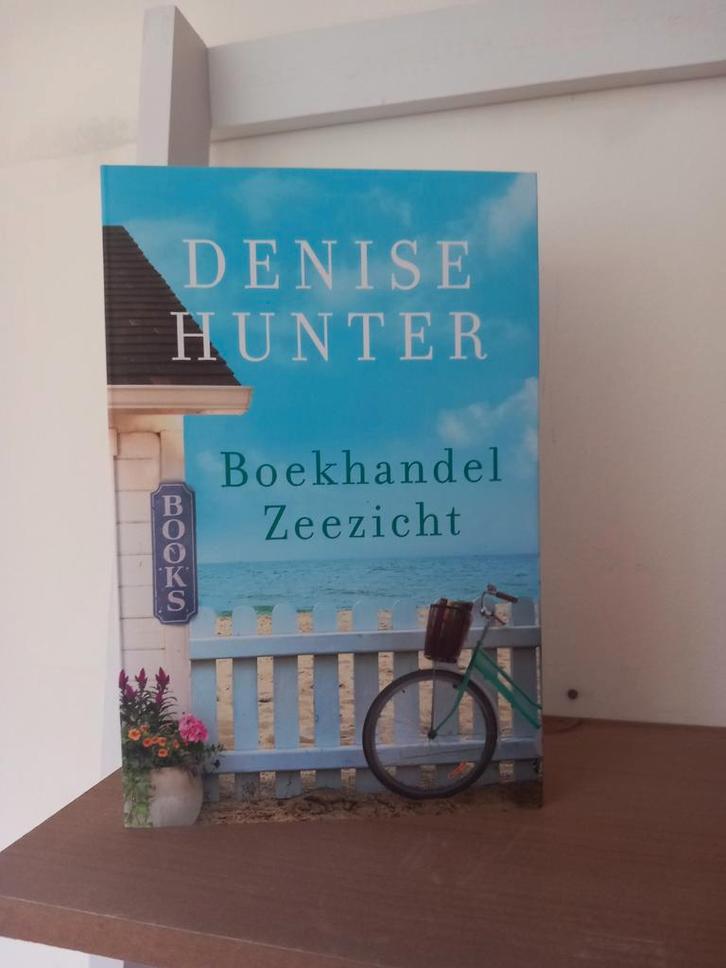 Boekhandel Zeezicht - Denise Hunter, Boeken, Romans, Zo goed als nieuw, Nederland, Ophalen of Verzenden