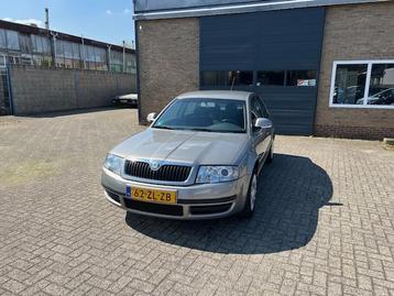 Skoda Superb 2.0 Comfortline//Zeer nette auto beschikbaar voor biedingen