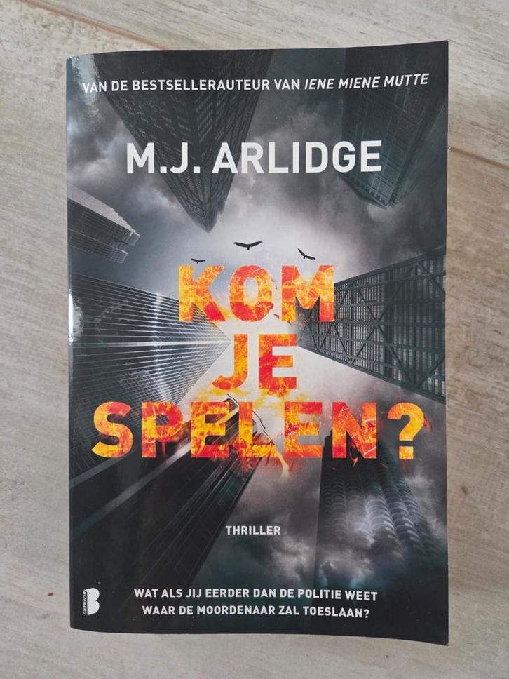 Kom je spelen? - M.J. Arlidge Thriller, Boeken, Thrillers, Zo goed als nieuw, Nederland, Ophalen of Verzenden