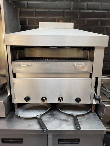 Gas Pita Grill met 4 branders.  beschikbaar voor biedingen
