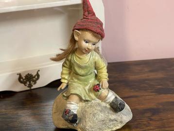 Lieve meisje Elf beeldje  beschikbaar voor biedingen