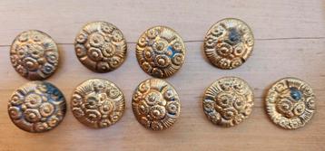 9 antieke knopen beschikbaar voor biedingen