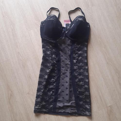 Hunkemoller shapedress lace zwart maat D85 nieuw, Kleding | Dames, Ondergoed en Lingerie, BH, Zwart, Ophalen