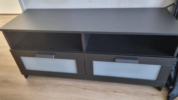 tv meubel (Brimnes van Ikea) beschikbaar voor biedingen
