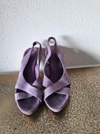 Ugg Lila Suède Sleehak - Maat 35, Kleding | Dames, Schoenen, Overige kleuren, Gedragen, Ugg, Sandalen of Muiltjes