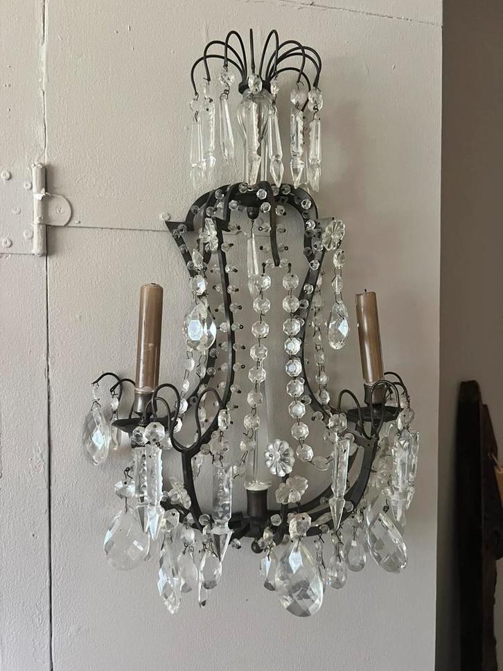 Oude Italiaanse wandluchter met pegels voor kaarsen, Antiek en Kunst, Antiek | Kandelaars, Koper of Brons, Ophalen