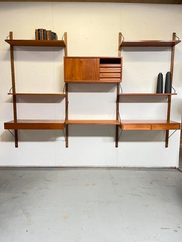 Poul Cadovius by Royal System vintage modulair wandsysteem beschikbaar voor biedingen