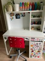 Leuk ikea bureau Micke met opzetstuk en whiteboard, Ophalen of Verzenden, Zo goed als nieuw