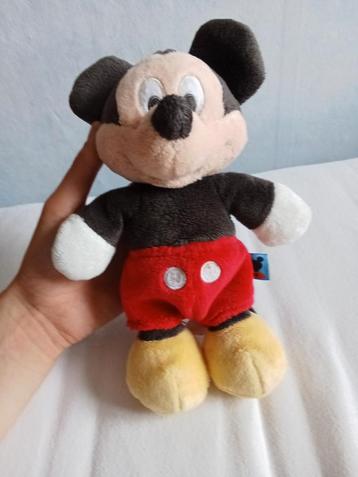 Mickey Mouse knuffel beschikbaar voor biedingen