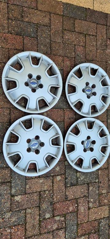 Wieldoppen 16 inch voor Volvo beschikbaar voor biedingen