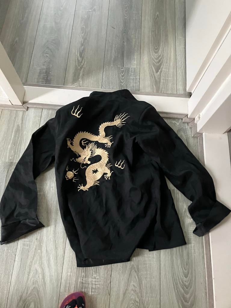 Zwarte blouse met drakenprint - Kaiyu - Maat L, Kleding | Heren, Maat 52/54 (L), Carnaval, Ophalen of Verzenden, Zo goed als nieuw