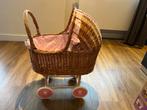 Rieten Poppenwagen met Roze Bekleding - Nieuwstaat, Kinderen en Baby's, Speelgoed | Poppen, Ophalen, Zo goed als nieuw, Overige typen