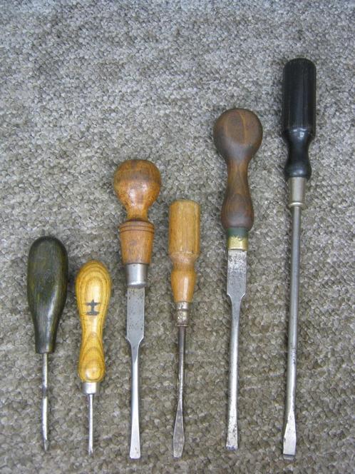 Schroevendraaiers. 6 stuks. oude type/hout handvat, Antiek en Kunst, Antiek | Gereedschap en Instrumenten, Verzenden