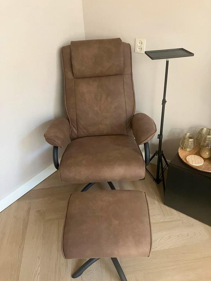 Leenbakker Relaxfauteuil Vincent Taupe met Hocker NIEUW, Huis en Inrichting, Fauteuils, Zo goed als nieuw, Metaal, 75 tot 100 cm