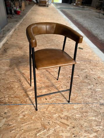 Leren Barkruk beschikbaar voor biedingen