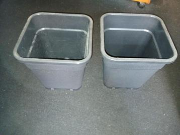 2x Kweek Plantenbakken - 18 Liter vaste prijs €5,- beschikbaar voor biedingen