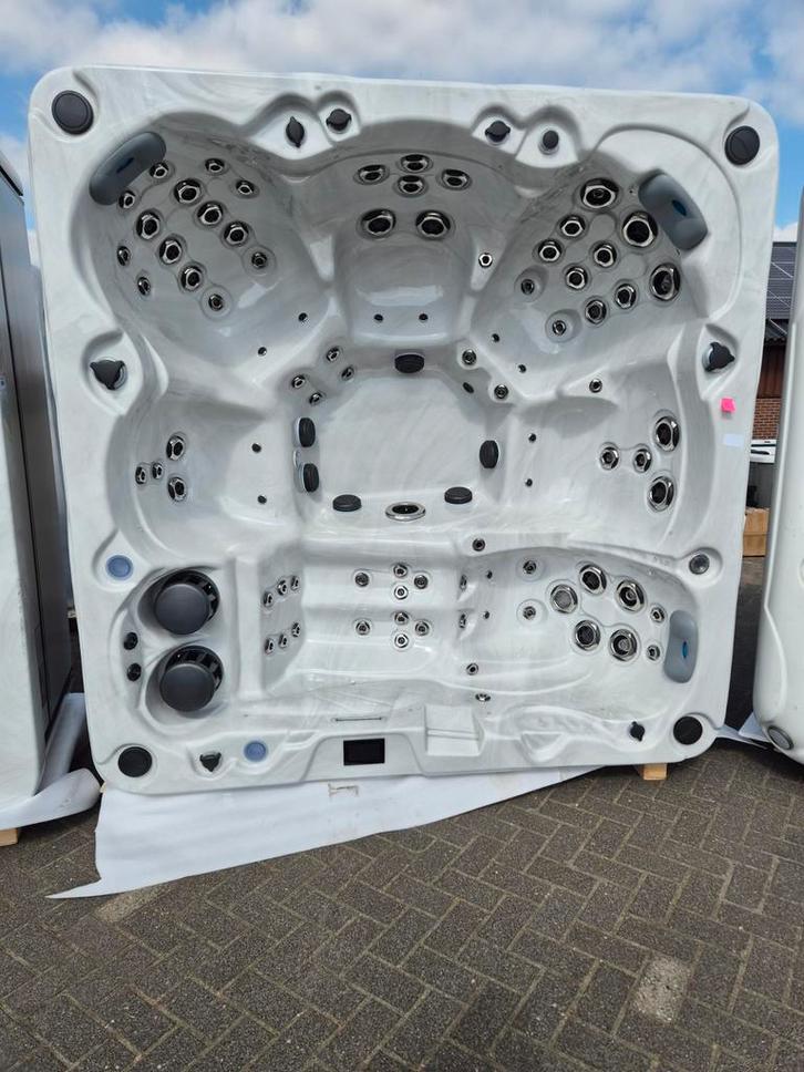Uitverkoop showroom modellen scherpe prijzen!, Tuin en Terras, Bubbelbaden en Hottubs, Nieuw, Vast, Afdekzeil, Filter, Pomp, Trap