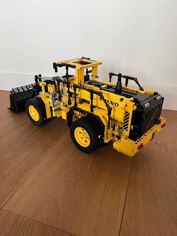 Lego Technic Volvo L350F wiellader – 42030 beschikbaar voor biedingen