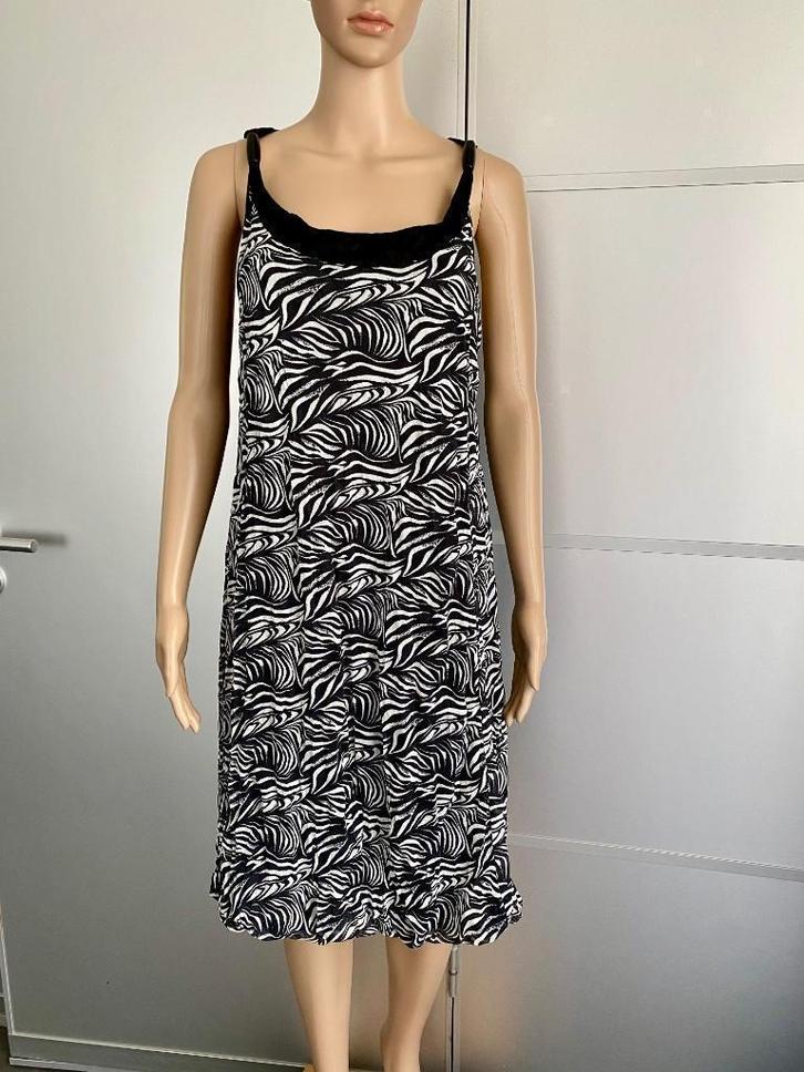j11 MS Mode: maat 42=L Zwart/wit jurkje jurk, Kleding | Dames, Jurken, Zo goed als nieuw, Maat 42/44 (L), Zwart, Knielengte, Ophalen of Verzenden