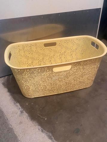Lichtgele wasmand ZGAN ~ dopamine decor  beschikbaar voor biedingen