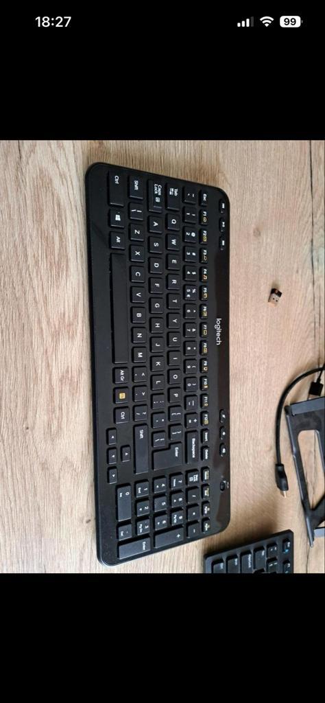 Logitech K360 draadloos toetsenbord + USB, Computers en Software, Toetsenborden, Gebruikt, Qwerty, Draadloos, Multimediatoetsen