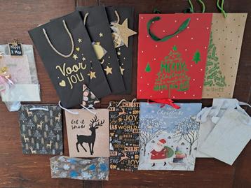 Cadeauverpakkingen Kerst beschikbaar voor biedingen