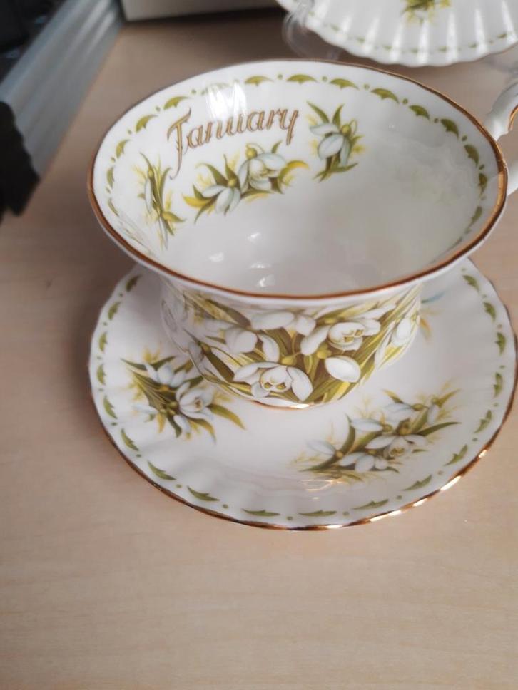 Royal Albert January Kop en Schotel, Huis en Inrichting, Keuken | Servies, Ophalen of Verzenden