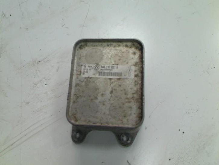 OLIEKOELER Volkswagen Golf VIII (CD1) (04e117021k), Auto-onderdelen, Airco en Verwarming, Volkswagen, Gebruikt